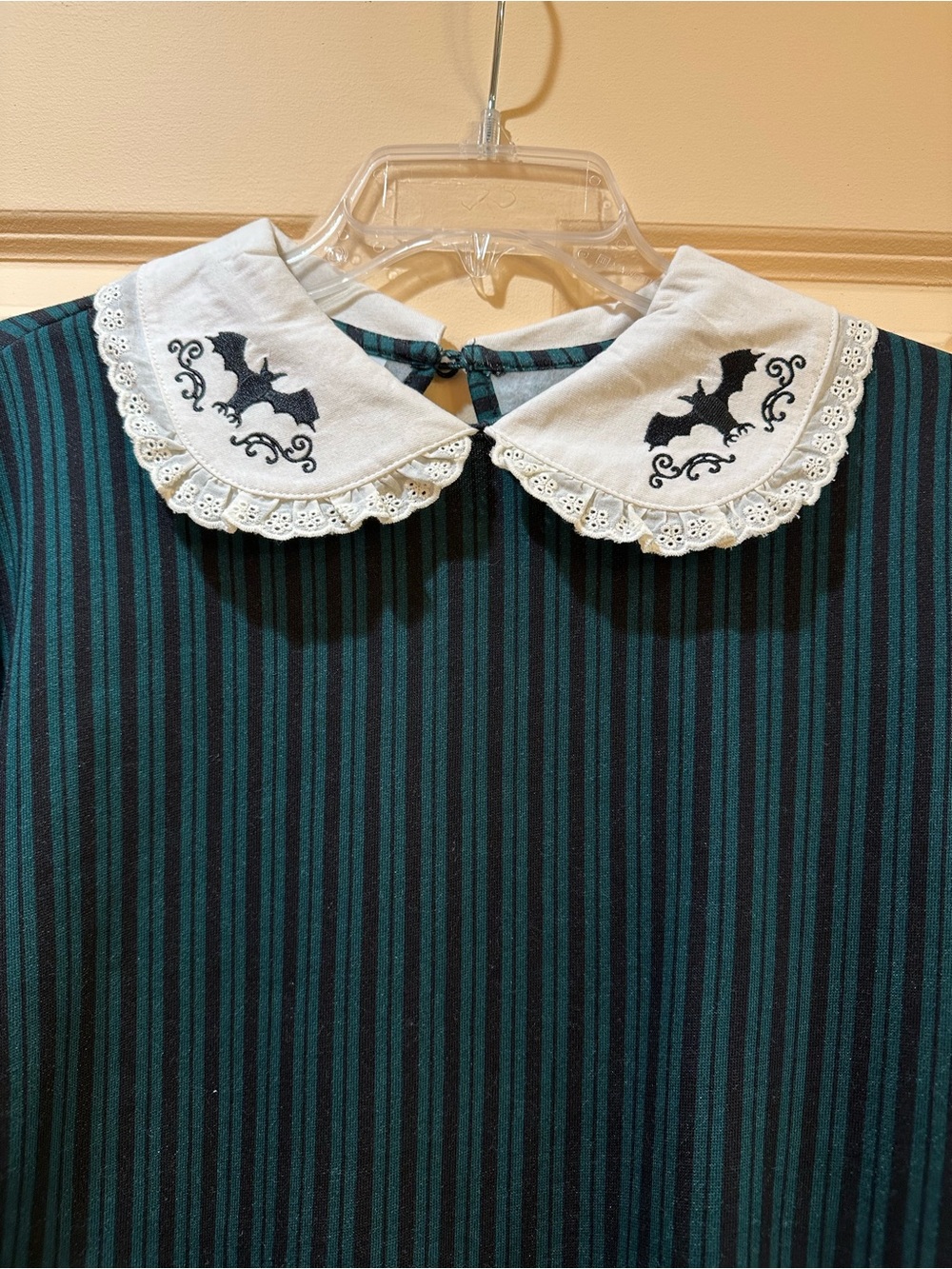 Disney Her Universe Haunted Mansion Sweatshirt Women shirt NWT - Picture 3 of 7